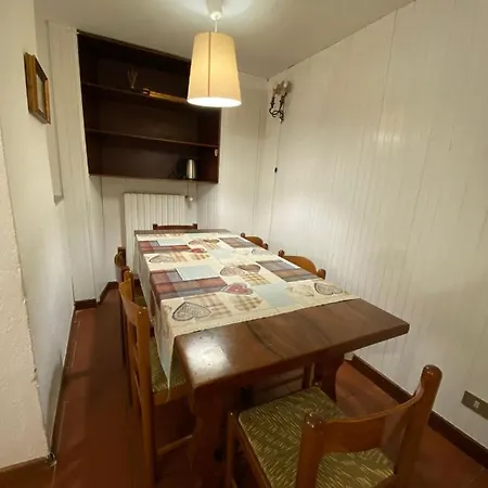 Con 3 Da Letto In Centro Lägenhet